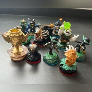 Skylanders Action Figures Lot 10 pieces